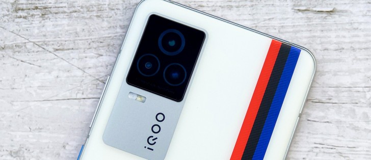 vivo iQOO 7