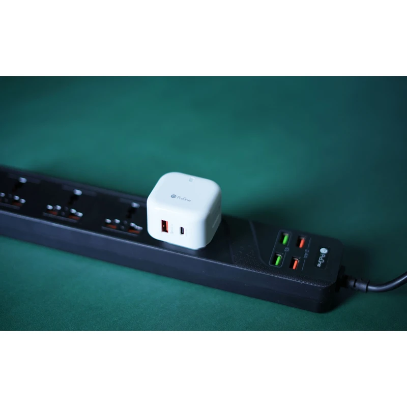 شارژر دیواری پرووان مدل PWC530 - توان 18 وات 5 شارژر دیواری پرووان مدل PWC530 - توان 18 وات