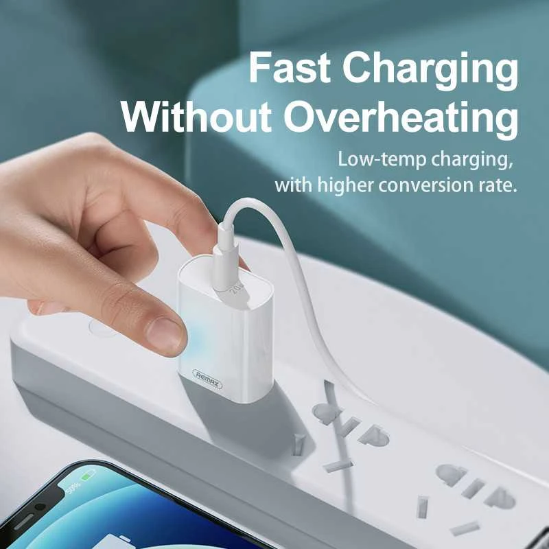 شارژر دیواری ریمکس 20 وات مدل RP-U70 4 شارژر دیواری ریمکس 20 وات مدل RP-U70