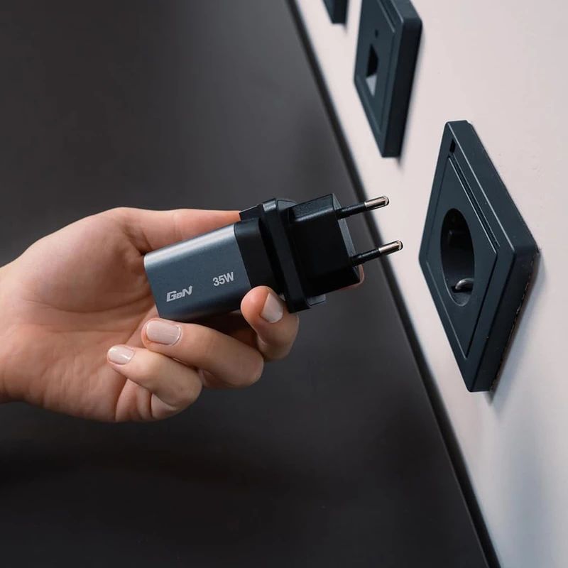 شارژر دیواری ورباتیم مدل GNC-35 توان 35 وات 4 شارژر دیواری ورباتیم مدل GNC-35 توان 35 وات