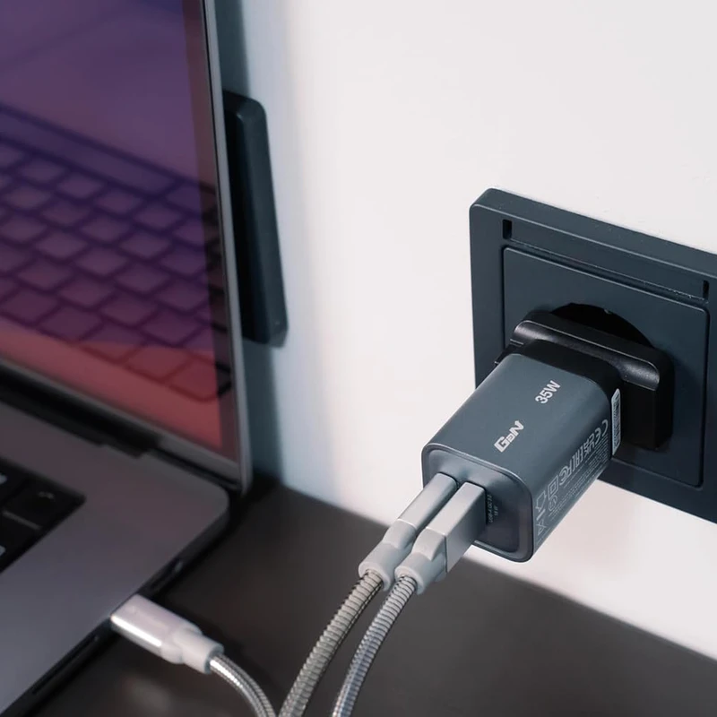 شارژر دیواری ورباتیم مدل GNC-35 توان 35 وات 6 شارژر دیواری ورباتیم مدل GNC-35 توان 35 وات